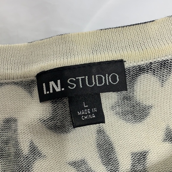 WOMEN’S I.N. Studio Black & Off white pattern Snap Down Cardigan Size L - Picture 6 of 8